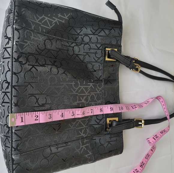 Calvin Klein floral prints tote bag. - Picture 10 of 12